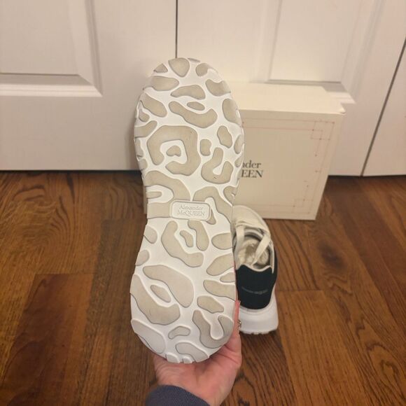Alexander McQueen Court Trainer in White/Black Size 39 - Picture 7 of 7